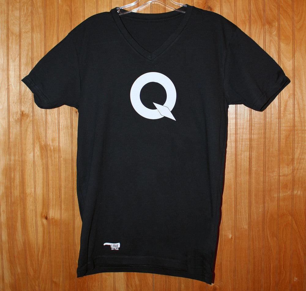 Queenies "Q" Logo V Neck